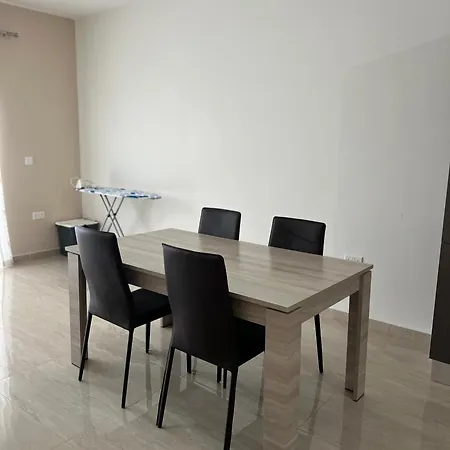 Magical Modern Daire Victoria